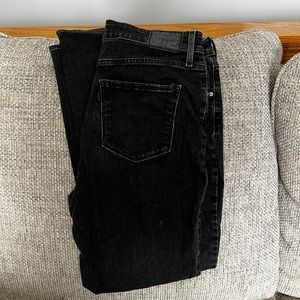 black levi jeans